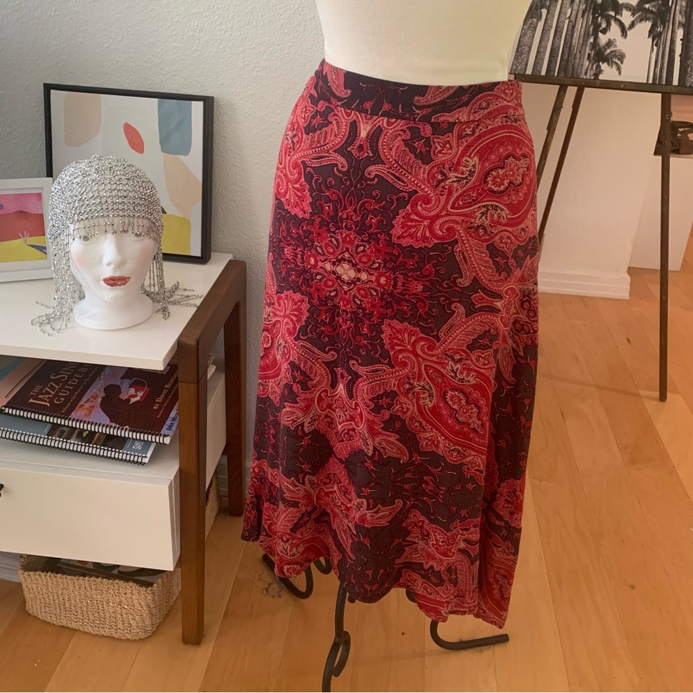 Free People „At the Shore“ boho midi A-line skirt. Red and pink tones; paisley - Picture 2 of 8
